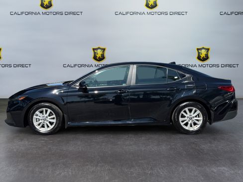 Used 2025 Toyota Camry LE w/ Convenience Package FWD image 2