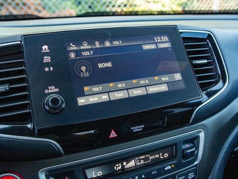 Certified 2025 Honda Passport TrailSport image 31