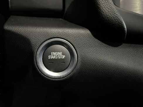 Used 2024 GMC Terrain SLE image 38