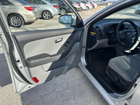 Used 2010 Hyundai Elantra SE image 14