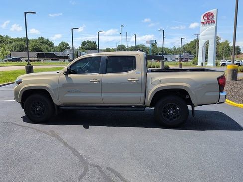 Used 2019 Toyota Tacoma SR5 AWD/4WD image 4