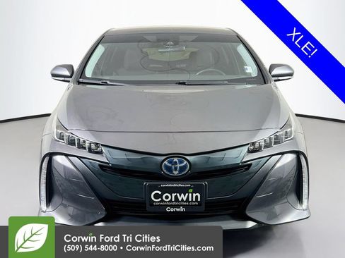 Used 2021 Toyota Prius Prime XLE FWD image 4