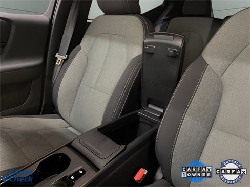 Used 2025 Volvo XC40 B5 Core image 53