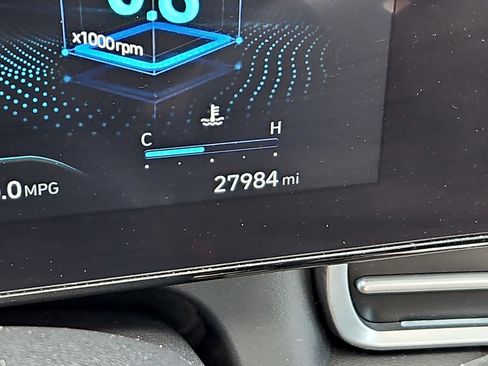 Used 2025 Hyundai Elantra SEL FWD image 21