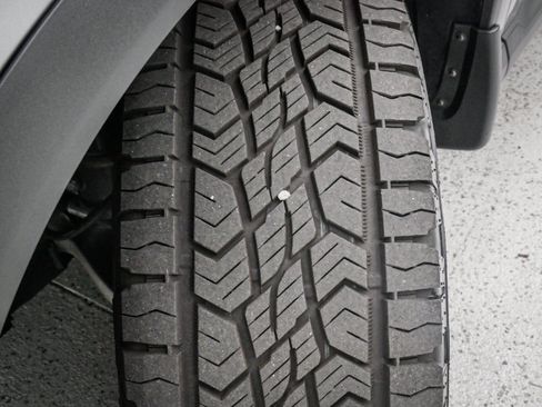 Used 2025 Honda Pilot TrailSport image 12