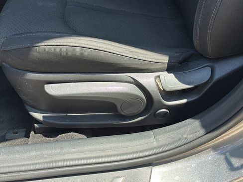 Used 2018 Kia Optima LX w/ 17" Alloy Wheels Package FWD image 13