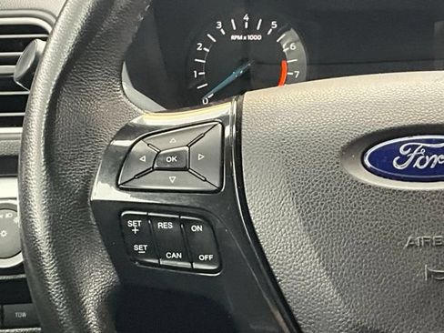 Used 2017 Ford Explorer XLT FWD image 16