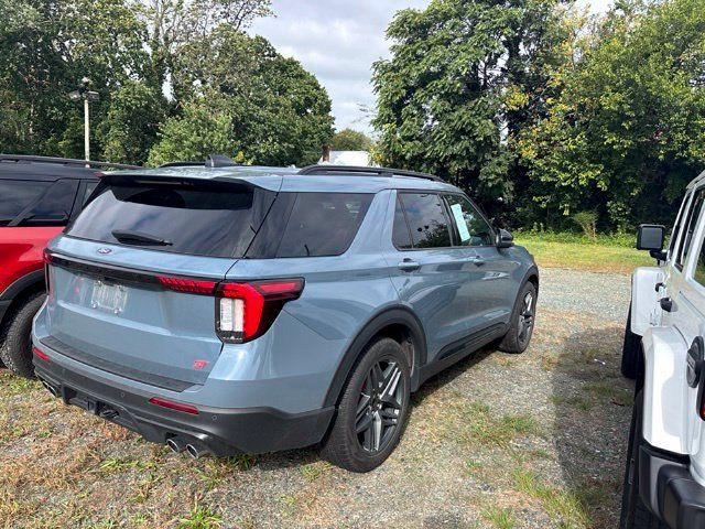 Used 2025 Ford Explorer ST AWD/4WD image 9