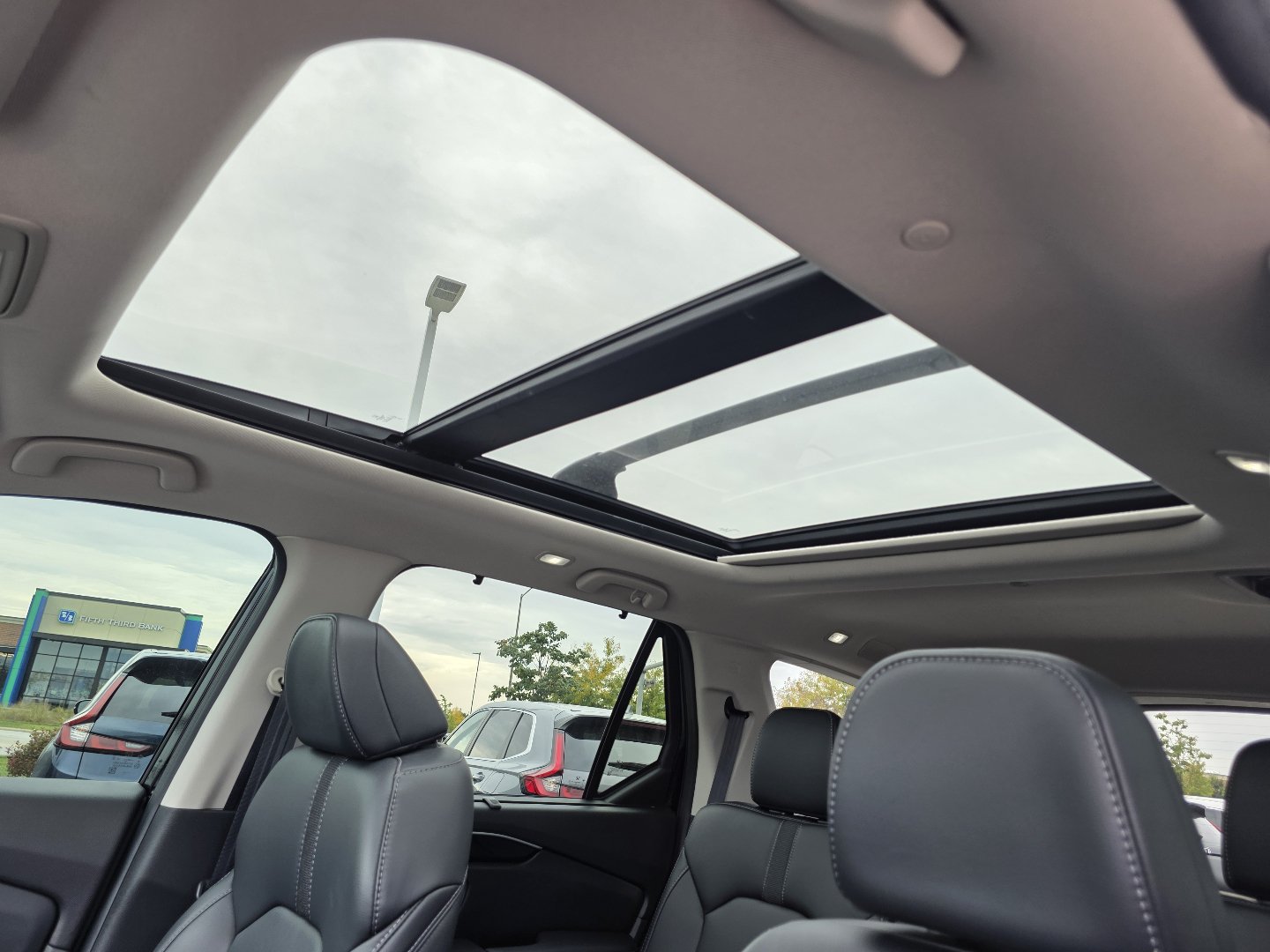 Certified 2023 Honda Pilot Touring image 3