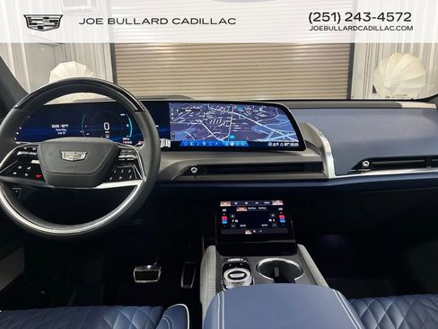 New 2026 Cadillac Vistiq Premium Luxury w/ LPO, Floor Liner Package image 40