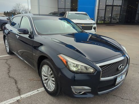Used 2016 INFINITI Q70 L 3.7 image 2