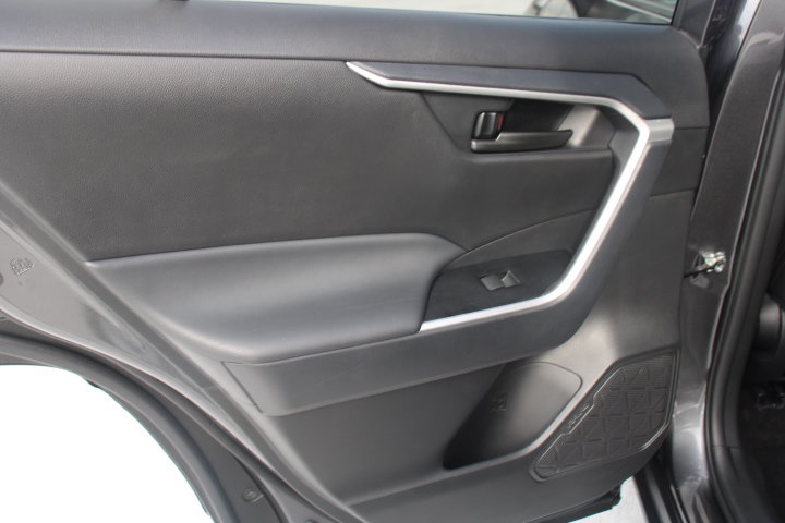 Certified 2025 Toyota RAV4 LE AWD/4WD image 12