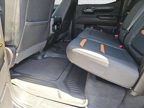 Used 2024 GMC Sierra 1500 AT4 w/ Technology Package AWD/4WD image 28
