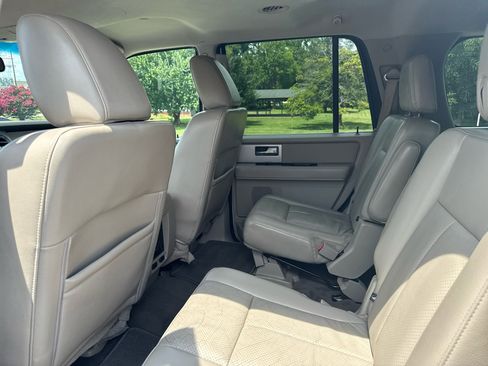 Used 2011 Ford Expedition Limited image 26