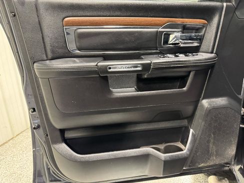 Used 2016 RAM 1500 Laramie w/ Convenience Group AWD/4WD image 17