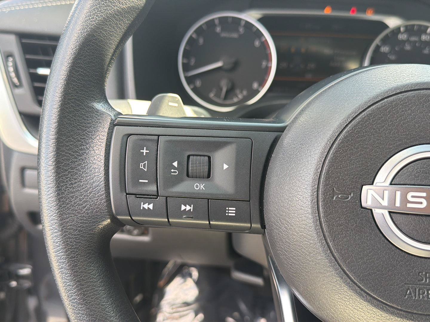 Used 2023 Nissan Rogue S AWD/4WD image 20
