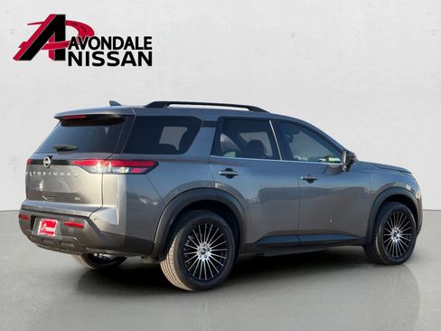 Used 2022 Nissan Pathfinder SV FWD image 6
