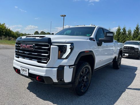 Used 2025 GMC Sierra 2500 AT4 w/ AT4 Premium Plus Package AWD/4WD image 7