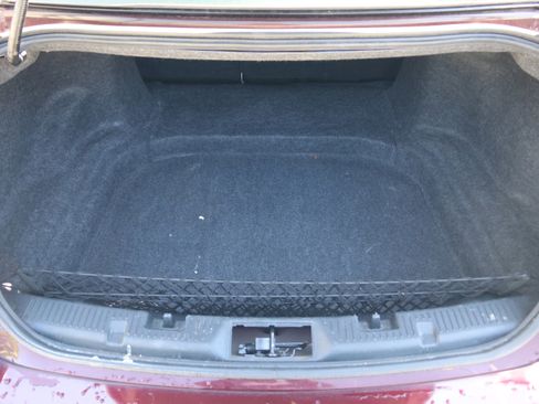 Used 2018 Ford Taurus Limited image 33