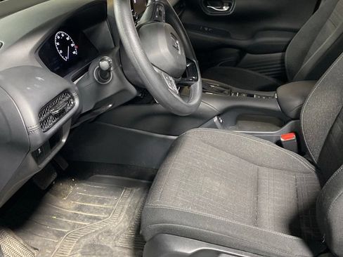 Used 2023 Honda HR-V LX image 9