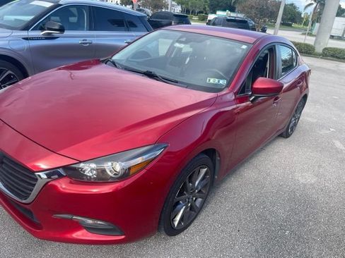 Used 2018 MAZDA MAZDA3 Touring FWD image 2