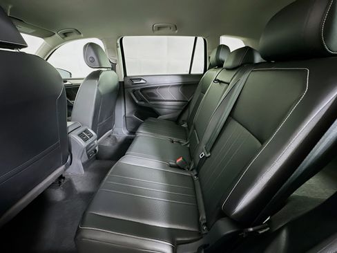 Used 2024 Volkswagen Tiguan SE image 26