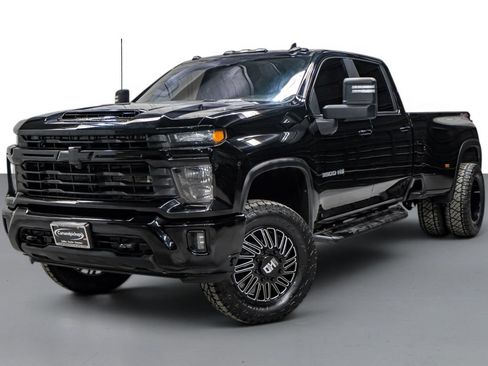 Used 2024 Chevrolet Silverado 3500 LT w/ Safety Package AWD/4WD image 5