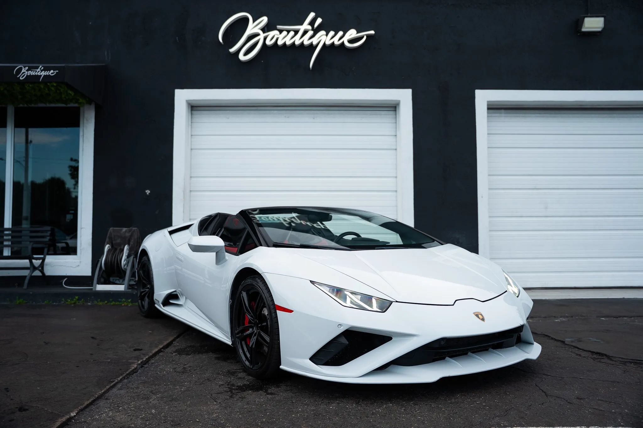 Used 2021 Lamborghini Huracan EVO RWD image 1