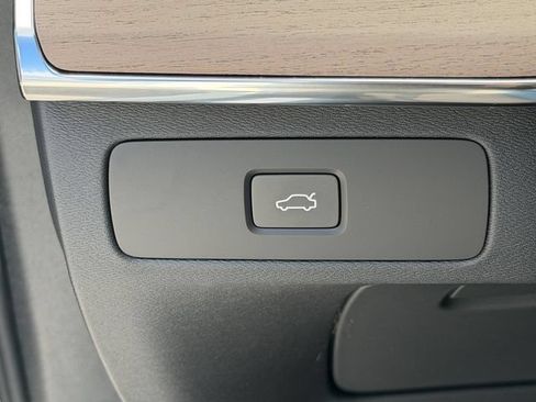 New 2026 Volvo XC90 B5 Plus AWD/4WD image 22