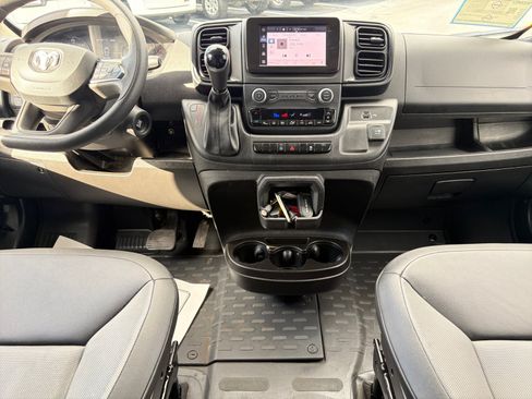 Used 2024 RAM ProMaster 2500 w/ Convenience Group FWD image 17