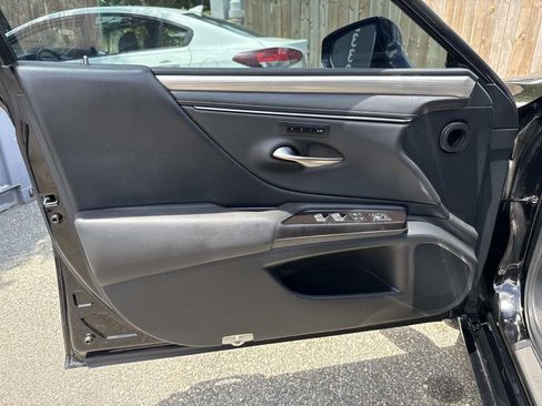 Used 2019 Lexus ES 350 F Sport w/ Accessory Package 2 FWD image 23