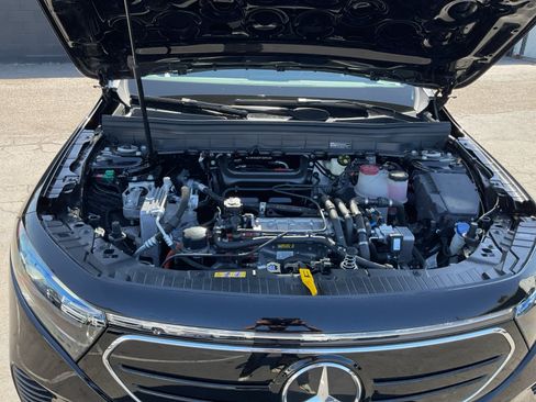 Used 2023 Mercedes-Benz EQB 300 4MATIC image 22