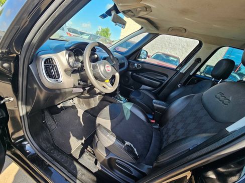 Used 2017 FIAT 500L Lounge w/ Premium Package FWD image 10