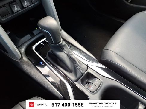 Used 2025 Toyota Corolla Cross XLE AWD/4WD image 23