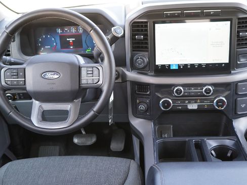 Used 2024 Ford F150 XLT w/ Mobile Office Package image 20