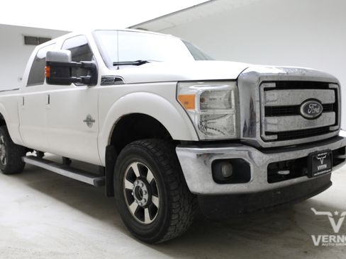 Used 2011 Ford F250 Lariat w/ Lariat Interior Pkg image 6