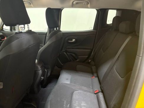 Used 2023 Jeep Renegade Trailhawk AWD/4WD image 19