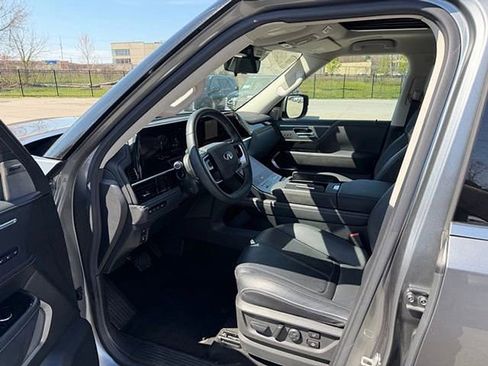 Certified 2025 INFINITI QX80 Sensory image 9