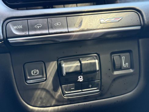 Used 2023 Cadillac Escalade ESV V image 22