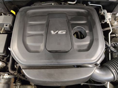 Used 2019 Jeep Grand Cherokee Altitude image 30