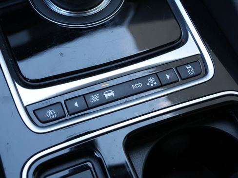 Used 2020 Jaguar F-PACE Prestige image 27