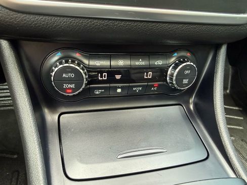 Used 2016 Mercedes-Benz GLA 250 4MATIC image 29