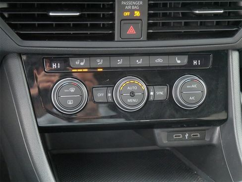 Used 2020 Volkswagen Jetta R-Line w/ R-Line Cold Weather Package image 25