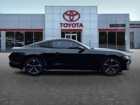 Used 2019 Ford Mustang Coupe image 6