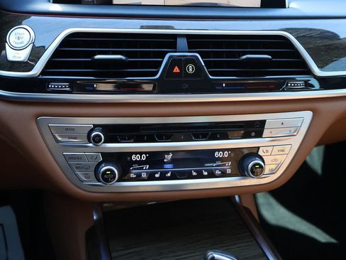 Used 2016 BMW 750i xDrive AWD/4WD image 25