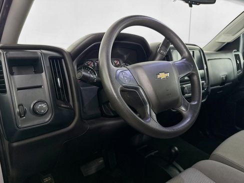 Used 2018 Chevrolet Silverado 1500 Custom w/ Custom Value Package AWD/4WD image 19