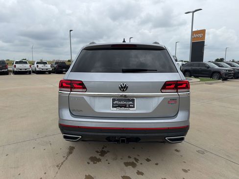 Used 2023 Volkswagen Atlas SE w/ Panoramic Sunroof Package AWD/4WD image 4