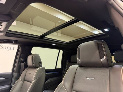 Used 2025 Cadillac Escalade ESV Sport w/ Touring Package image 23