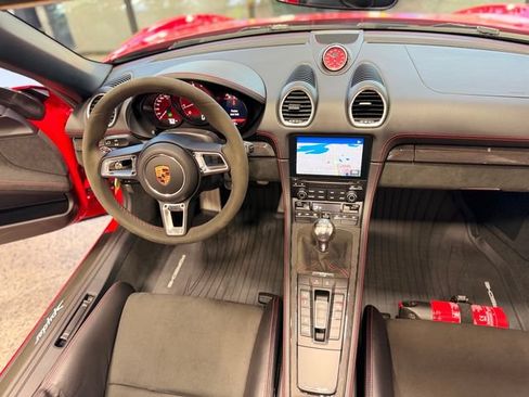 Used 2022 Porsche 718 Boxster Spyder RWD image 22