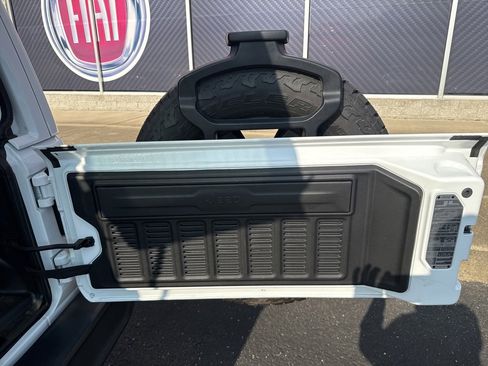 Used 2023 Jeep Wrangler Altitude image 58